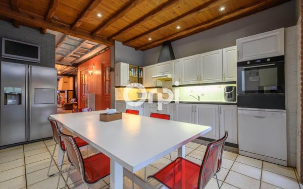 Maison à vendre    7 pièces •  Estaires