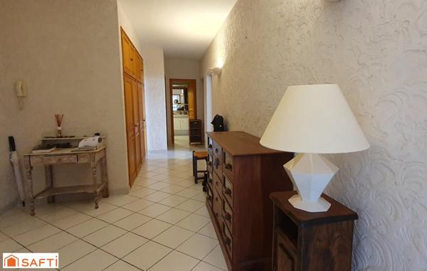 Bel Appartement spacieux de110 m² environs bien agencé en 3 pièces