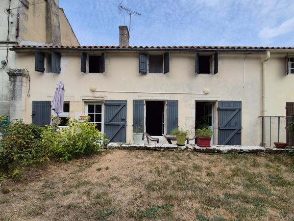 Maison à vendre 4 pièces TONNAY CHARENTE (17)