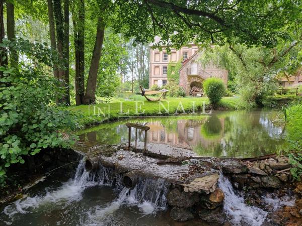 Gentilhommière Normande XVIIIème avec dépendances sur site naturel protégé de 6 ha