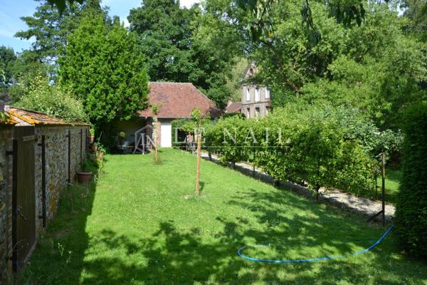 Gentilhommière Normande XVIIIème avec dépendances sur site naturel protégé de 6 ha