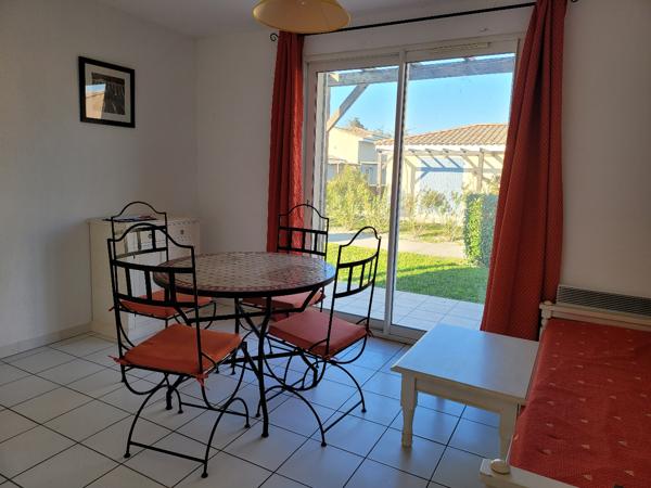 EXCLUSIVITÉ T2 Duplex Meublé avec Terrasse, Parking et Piscine ? Saint-Saturnin-lès-Avignon