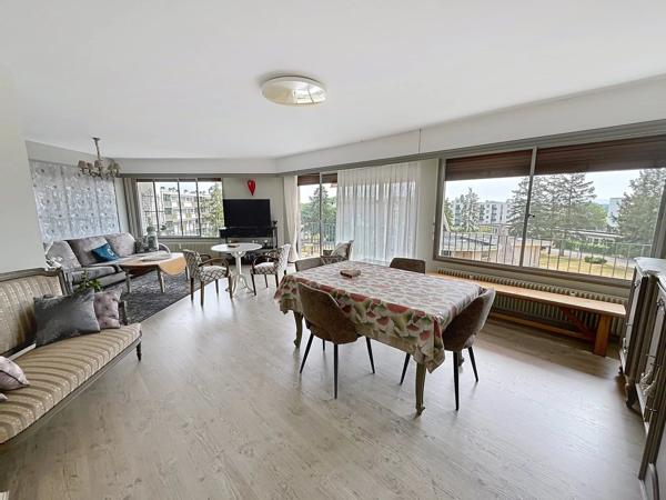 Vente                                                      Appartement
                        
                     4 pièces                      94 m2                     à Laon