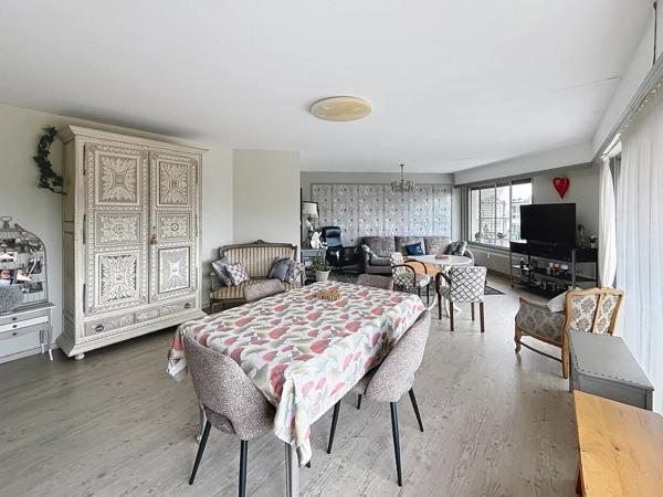 Vente                                                      Appartement
                        
                     4 pièces                      94 m2                     à Laon
