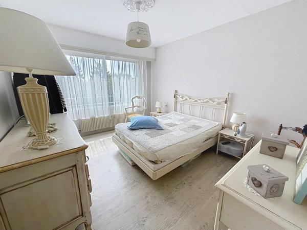 Vente                                                      Appartement
                        
                     4 pièces                      94 m2                     à Laon