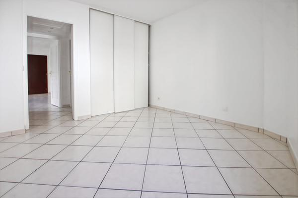 Appartement Linas 2 pièces 40 m2 - SANS TRAVAUX- PARKING