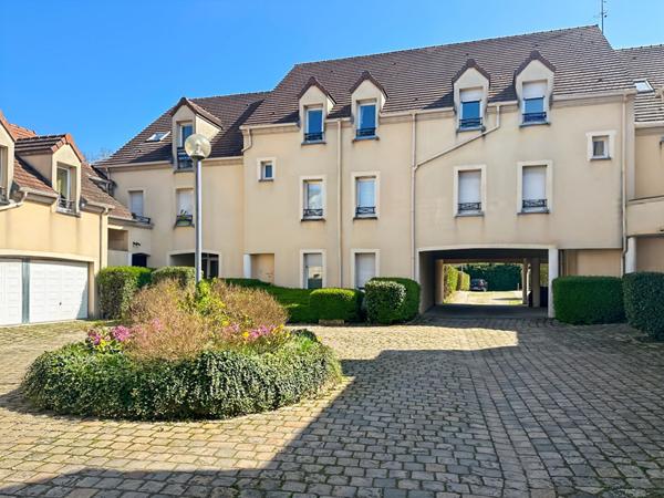 Appartement Linas 2 pièces 40 m2 - SANS TRAVAUX- PARKING