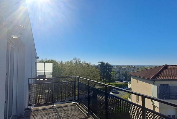 DERNIER ETAGE AVEC TERRASSE