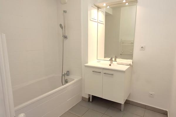 DERNIER ETAGE AVEC TERRASSE