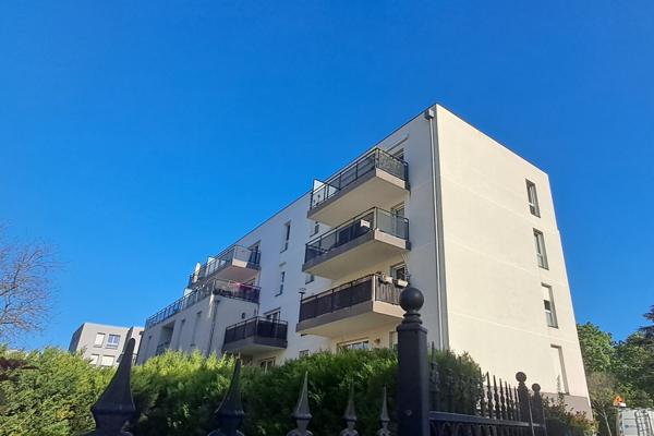 DERNIER ETAGE AVEC TERRASSE