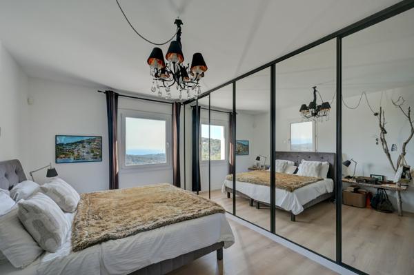 Vente Maison de luxe Saint-Cyr-sur-Mer 7 Pièces 220 m²