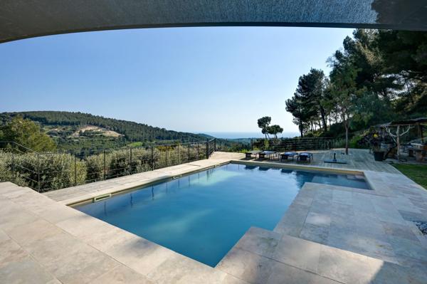Vente Maison de luxe Saint-Cyr-sur-Mer 7 Pièces 220 m²