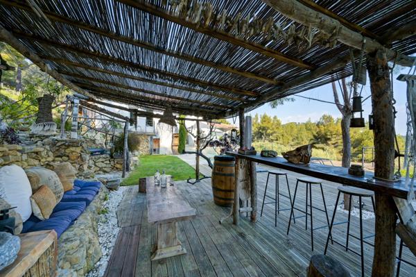 Vente Maison de luxe Saint-Cyr-sur-Mer 7 Pièces 220 m²