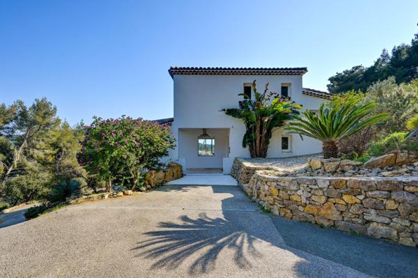 Vente Maison de luxe Saint-Cyr-sur-Mer 7 Pièces 220 m²
