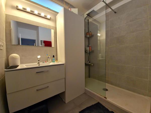 Appartement T3 Marseille  entièrement rénové avec balcon + cave