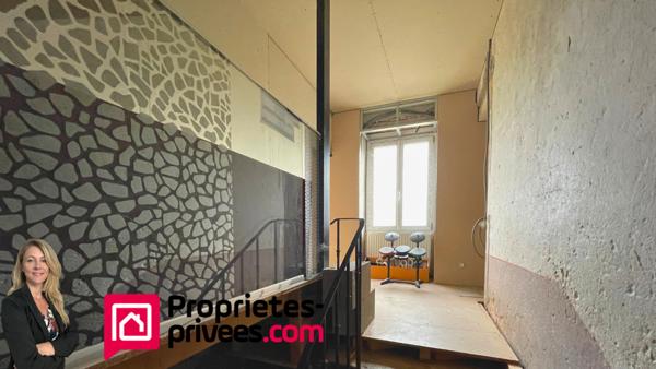 SECTEUR CHARLIEU - MAISON A RENOVER EN CAMPAGNE