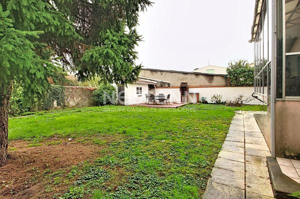 Maison Bron 5 pièces 4 chambres avec garage et sous-sol aménageable 115m2 habitable