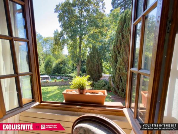 EXCLUSIVITÉ - Rugles - Bâtisse XIX de 226 m² - Centre-bourg, au calme, en bord de Risle