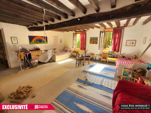 EXCLUSIVITÉ - Rugles - Bâtisse XIX de 226 m² - Centre-bourg, au calme, en bord de Risle