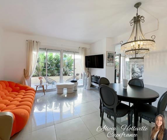 Maison de 151 m² divisible en deux appartements, proche du centre-ville et de la plage.