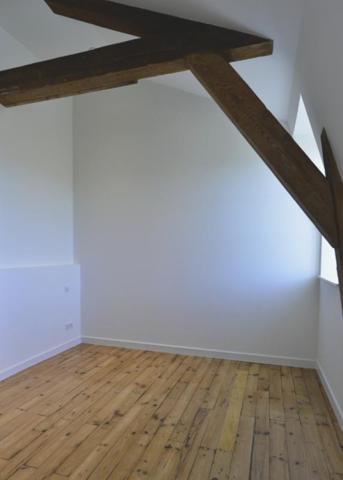 APPARTEMENT T2 A LOUER A ROANNE - PLACE DU MARCHE