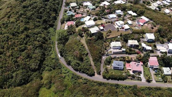 Terrain à SAINTE-ANNE, 97180 - 760m²