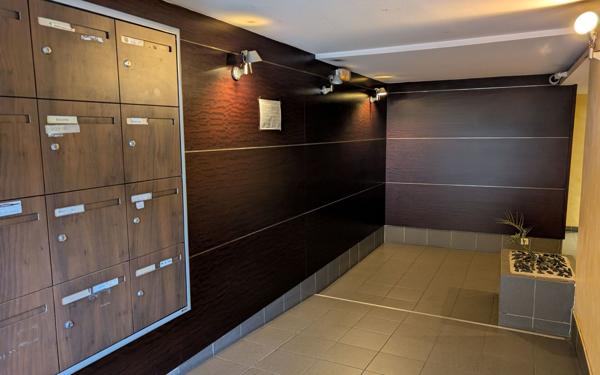 Appartement à vendre    1 pièce • 24 m2 Marseille 5