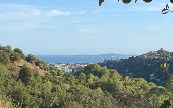 Maison à louer    3 pièces •  Cagnes-sur-Mer