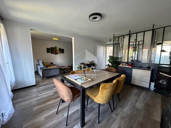 A VENDRE 13400 AUBAGNE APPARTEMENT T3/4 DE 76 M² BALCON ET CAVE 30 M²