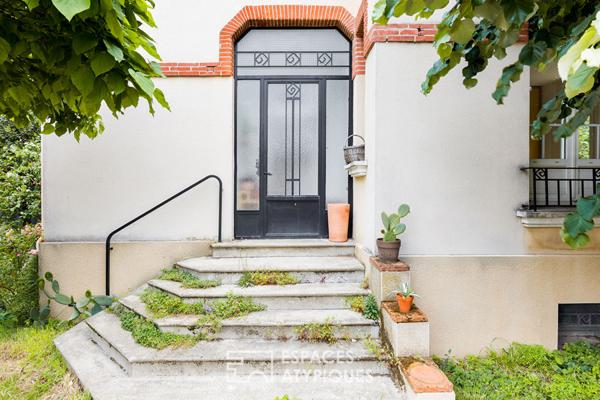 Maison et son jardin au coeur de Guilhemery