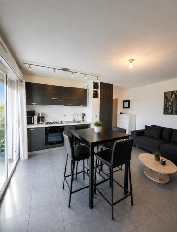 Bel appartement T3 et sa piscine sur le port de Porto-Vecchio