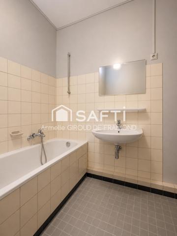 Situé à Mulhouse (68100) – Studio 29,5 m2 avec terrasse et fort potentiel dans résidence sécurisée avec ascenseur, très proche canal vue dégagée sur l’Almaleggo et à 12 mn à pied de la gare.
