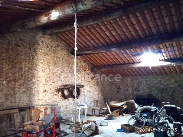 REMISE AGRICOLE AVEC JARDIN