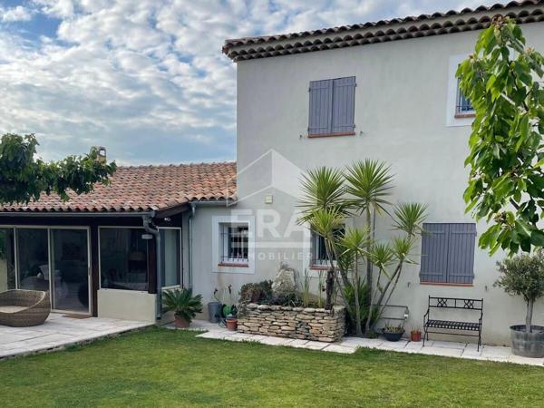 Les Pennes Mirabeau - Maison T5 avec garage sur 1094m² de parcelle.