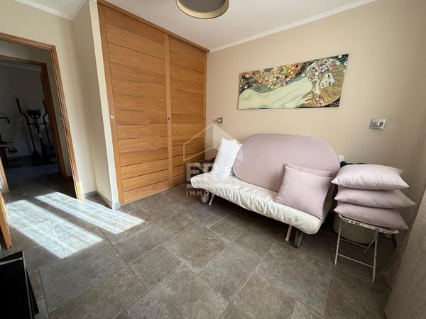 Les Pennes Mirabeau - Maison T5 avec garage sur 1094m² de parcelle.