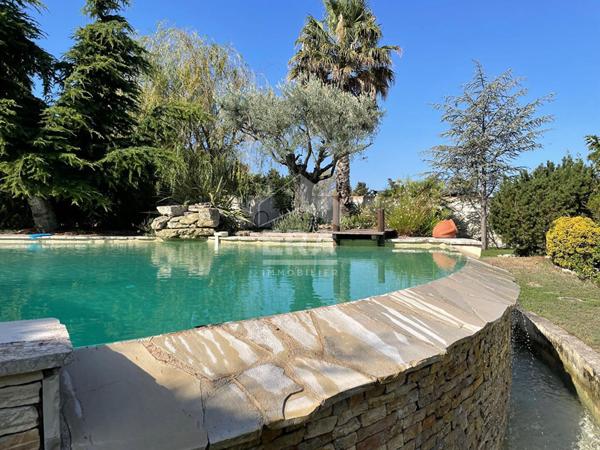 Les Pennes Mirabeau - Maison T5 avec garage sur 1094m² de parcelle.