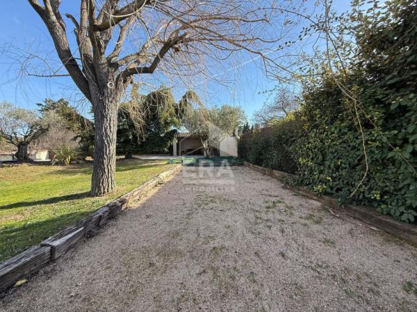 Les Pennes Mirabeau - Maison T5 avec garage sur 1094m² de parcelle.