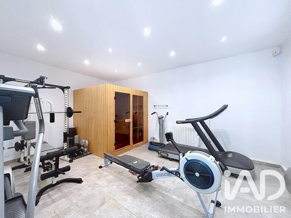 Maison à vendre 10 pièces 639,9 m² Guignes