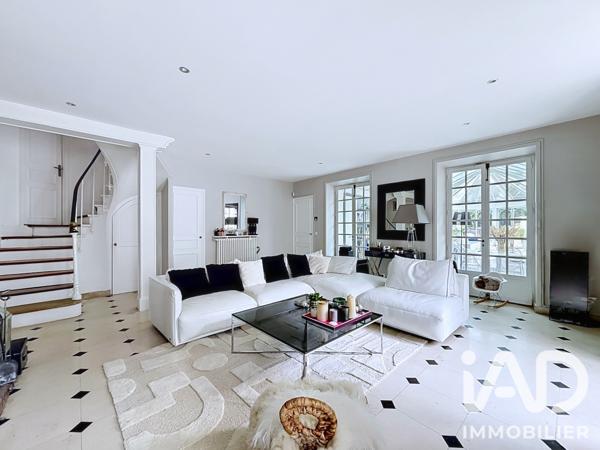 Maison à vendre 10 pièces 639,9 m² Guignes