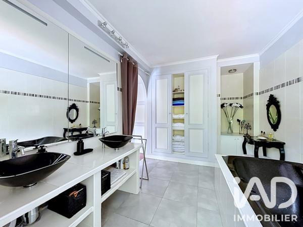 Maison à vendre 10 pièces 639,9 m² Guignes