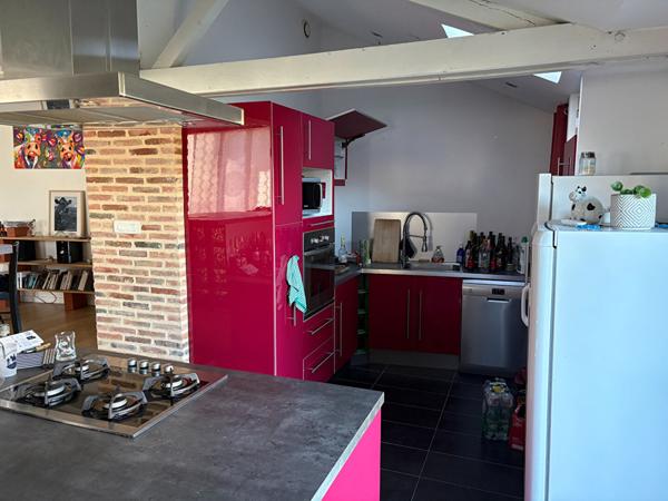 Maison de ville rénovée dans Bressuire de 105m² avec un jardin clos