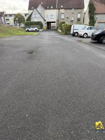 Place de parking sécurisée à louer à Compiègne