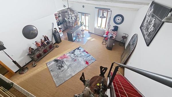 Maison vigneronne de 176 m² avec un très grand garage de 110 m² et un extérieur