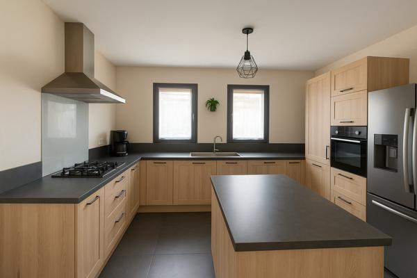 Maison plain-pied récente 4 chambres proche de Saintes Saintes (17100)