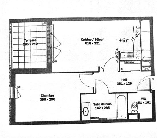 MARSEILLE 6ème, quartier Lodi , T2 de 44m2 avec Terrasse et possibilité place de parking privative en sous-sol.