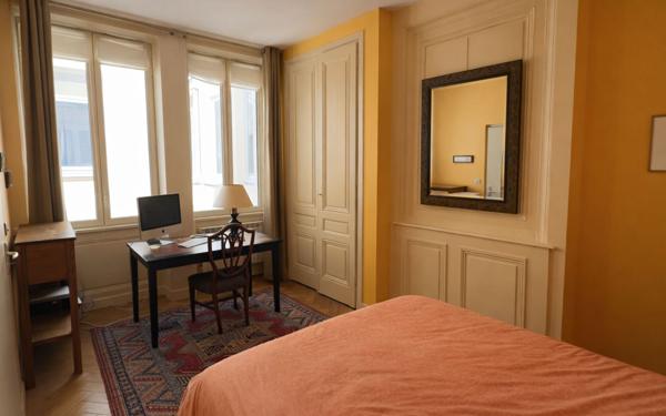 Appartement à vendre    3 pièces • 66,48 m2 Lyon 2