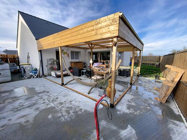 Maison récente de plain-pied avec suite parentale, garage et performance énergétique A à Querré