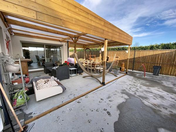 Maison récente de plain-pied avec suite parentale, garage et performance énergétique A à Querré