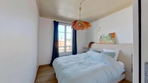 Appartement traversant exposé plein sud au 3ème étage à 200 m du métro Robespierre