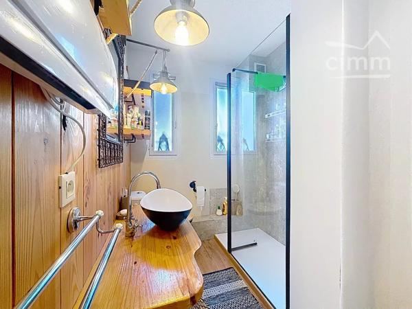 Appartement 2 pièces avec grande terrasse – 1er étage – Saint-Raphaël / Boulouris